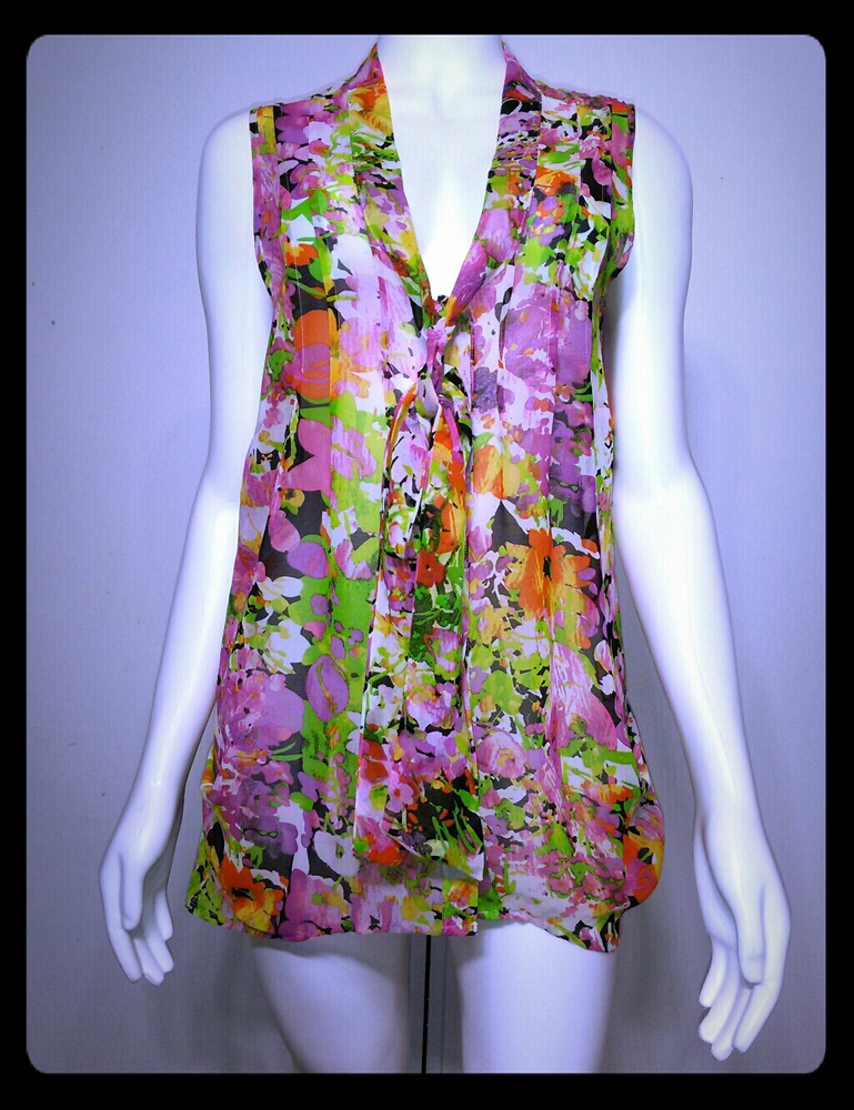 FOREVER 21 Bright Floral Asymmetric Top / (S)